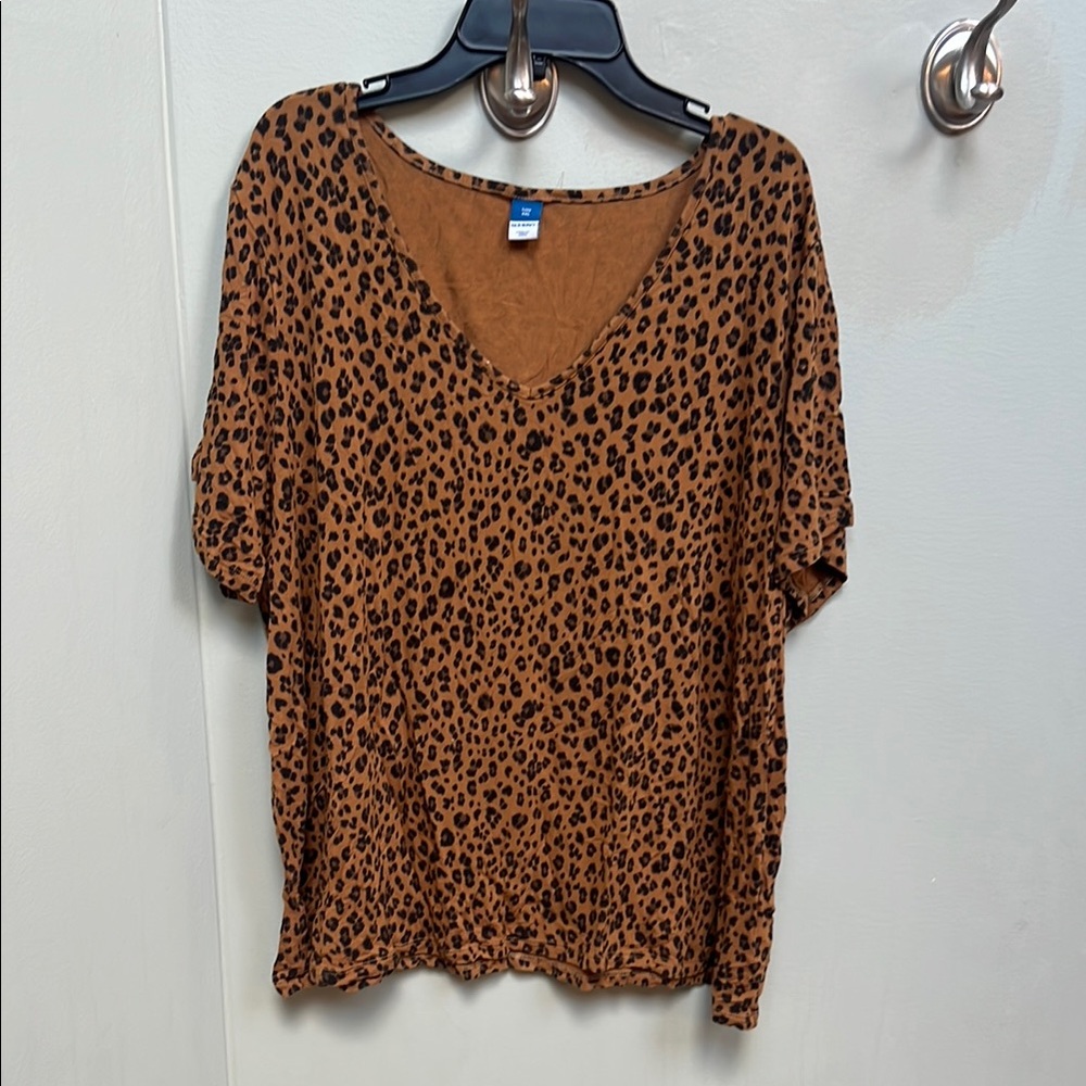 Leopard Print V-Neck Top